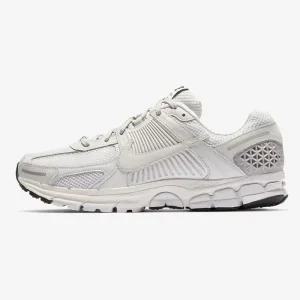 [국내매장] /남성운동화/줌 보메로 5 (BV1358-001)