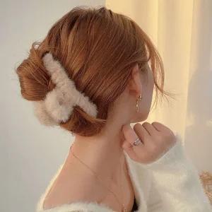 예쁜 올림머리 털집게핀 데일리 패션 헤어액세서리 여성 대형 성인 겨울