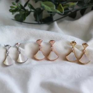 친애하는X 백아진 김유정 귀걸이 마더오브펄 화이트 자개 드롭 은침 이어링