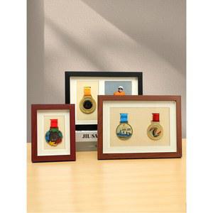 메달액자 상장 진열대 훈장 벽걸이 수집 1매 투명 거치대 디스플레이 카드지 7인치 흰색 액자 사진