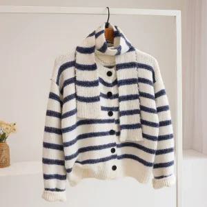 [잇수다] 페닌쵸 스트라이프 배색 라운드 니트 가디건 + 타이 머플러 세트