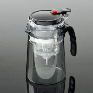 차 주전자 티포트와 찻잔 다기