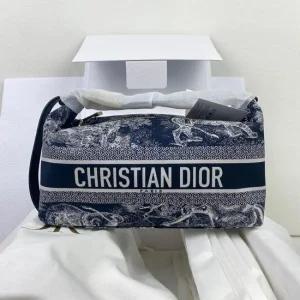 디올 트래블 노마드 미디엄 파우치 블루 테크니컬 패브릭 S5554OTEU M928