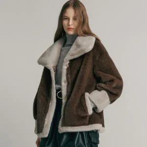 [롯데백화점]마쟈 와이드 카라 배색 페이크퍼 무스탕 자켓 ZB12QJ014ON