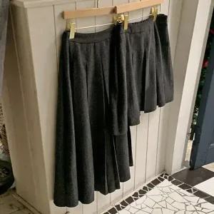 핫핑 [2기장][미니&롱] 로베트 헤링본 뒷밴딩 플리츠 스커트