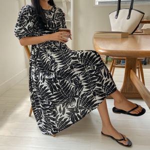 [시크릿라벨] 리프패턴스트랩플리츠롱원피스