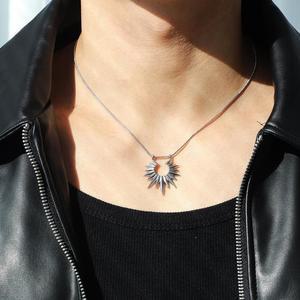 [벨가] 써지컬스틸 태양 펜던트 얇은 체인 목걸이