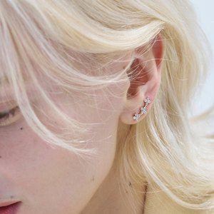 [도로시] 18k 플로 블라썸 이어커프(랩 다이아몬드)(1개)