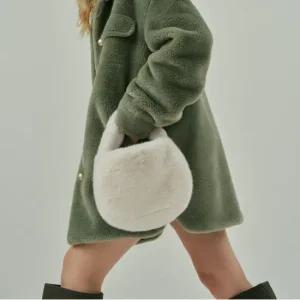 [최초가78 000]키티 미니 퍼 백_MW3WBG02X