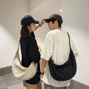 [콩심팥심]3컬러 남성 여성 커플 경량 크로스백 숄더백 반달백