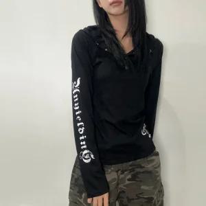 여성 Y2K 프린팅 후드 긴팔 티 백포인트 2color 레터링 단추 버튼 얇은 티셔츠 봄 가을 겨울 여자 유니크