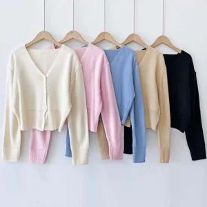 직장인 여성 패션 간절기 아우터 브이넥 크롭 가디건