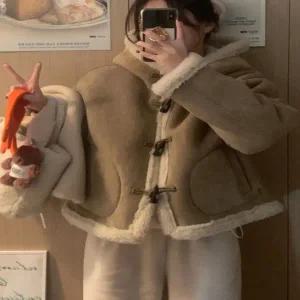 스웨이드 자켓 재킷 가죽 점퍼 겨울 세무 두꺼운 숏 면 여성 여자 패셔너블한 모자 일체형 퍼 코트 스타일