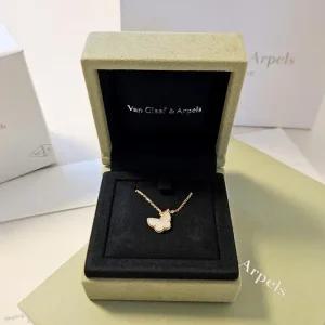 반클리프 목걸이 여성용 빈티지 알함브라 펜던트 18K 화이트 골드 칼세도니 VCARD34900