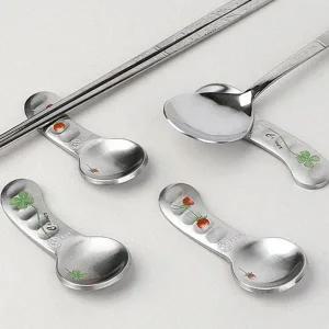 숟가락 젓가락 세트 국산 신혼부부 집들이 스테인리스 수저 세트 선물 2인 보관함 받침대 식기 홀더 받침