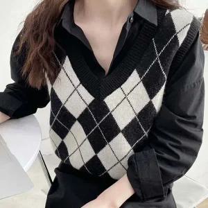 슬림티셔츠 여성 조끼 레이어드 체크 아가일패턴 보들니트