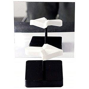 거울 매직 인 스테이지 일루전에서 다른 마법의 화살을 오른쪽으로 돌리는 수마그 화살표 기믹 소품 코미디 멘탈리즘