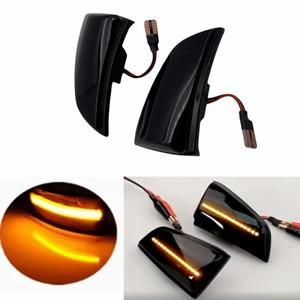 Volvo 호환 S40 2004-2007 V50 C70 자동차 액세서리 용 2PCS 동적 회전 신호등 백미러 표시 등