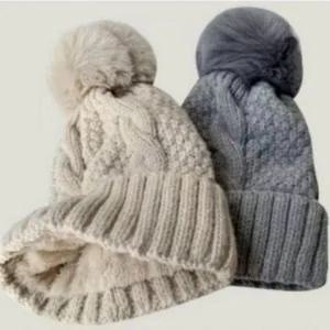 겨울 꽈배기 니트 방울 털모자 방한모자