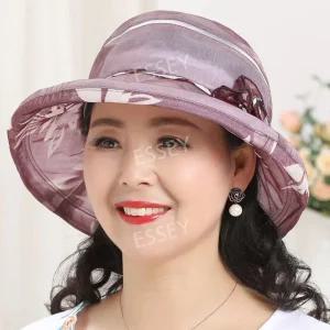 비치 어머니 여름 스크린 썬 모자 멋진 노인 봄 여성 중년