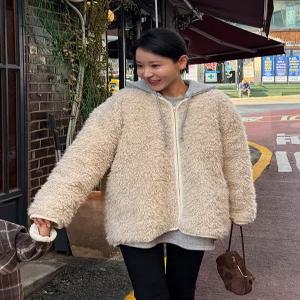 뮤베 후드 레이어드 뽀글 양털 점퍼 (one color) 누빔안감