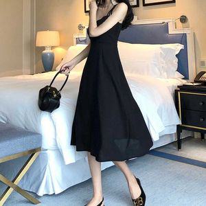 여자 여름 리조트 룩 여행 끈 나시 블랙 원피스 여름 휴양지 옷 여행 룩 나시 원피스