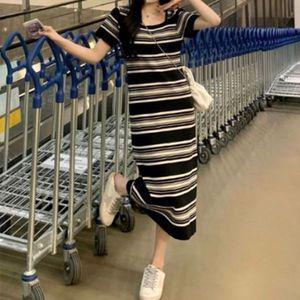 [옷자락]여성 심플 배색 줄무늬 유넥 H라인 반팔 롱 원피스_P397392340