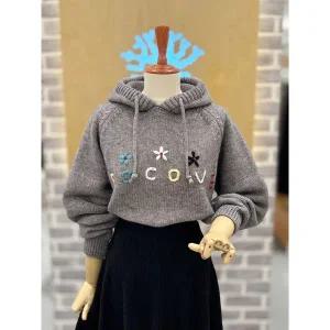 [레코브](타임스퀘어점패션관)레터링 자수 후드니트(LC31EZKN604X)