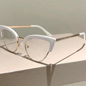 티타늄안경테 KAMMPT 빈티지 고양이 새로운 금속 세련된 트렌디 브랜드 눈 여성 디자인