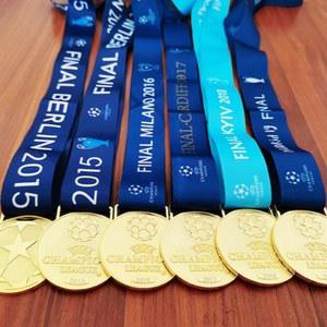 UEFA 챔피언스리그 메달 역대 축구 기념품 모음 장식품 우승팀 굿즈 금메달