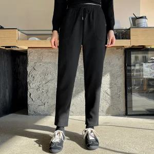 [핑크시슬리] 부들쫀득 보아퍼 레더패치 세미배기 밴딩팬츠