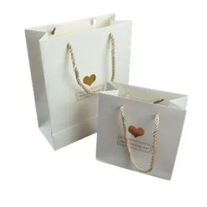 선물용 종이 가방 작은 쇼핑용 손잡이 화이트 선물 종이 백 답례품 기념일 포장지 박스 상자 봉투 증정