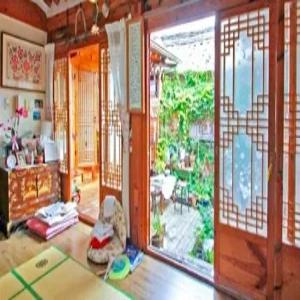 [서울 게스트하우스] 북촌 시통(시인통신) 한옥스테이 (종로,대학로,동묘앞역)