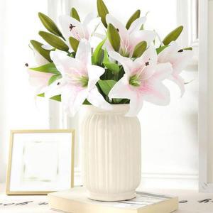 아름다운 분위기 조성 모형 생화같은 백합