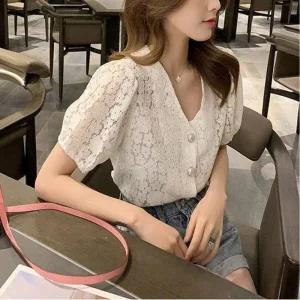 [피커]여자 시스루 레이스 자수블라우스 페미닌 V넥 반팔