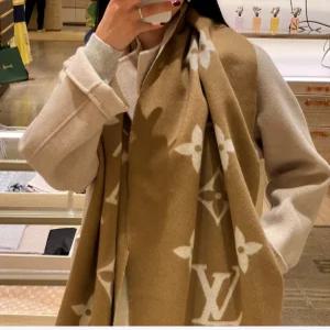 [국내매장 AS가능] 루이비통 레이캬비크 캐시미어 스카프 머플러