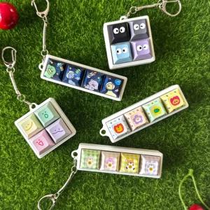 키보드 키링 키캡 딸깍이 스위치 스트레스 해소 4구 기계식 청축 키홀더 열쇠 고리 귀여운 캐릭터 디자인 MBTI 민화 레트로 파스텔 컬러 사각형 DSA형식 호환