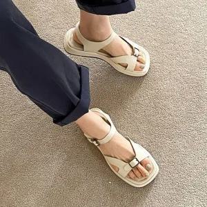 각진코 낮은굽 발등버클 장식 스트랩 샌들 캐주얼룩 (WC61C98)