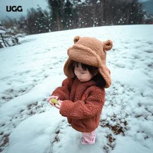 UGG 키즈 트래퍼 아동 겨울 방한 곰돌이 귀달이 귀도리 모자 101500-CHE
