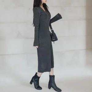 [하프클럽/]여성 골지 단추 슬림핏 V넥 롱 슬릿 드레스