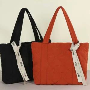 [하프클럽/]스트랩 가방참장식 유니크 패딩소재 쇼퍼 숄더백