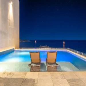 [강원/고성] 고성 모네블루 스파 펜션 (엘리베이터/카페/편의점/매점/바다(바로앞)/해수욕장/공용주방시설/주차장/오션뷰/공용수영장(실외)/바베큐장/일출/일몰/가족/단체/커플/테라스/스파)