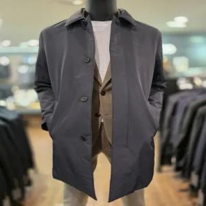 [바쏘옴므] 25년 챠콜 구스다운 내피 스판 하프 트렌치 맥코트