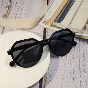 블랙 선글라스 반투명 렌즈