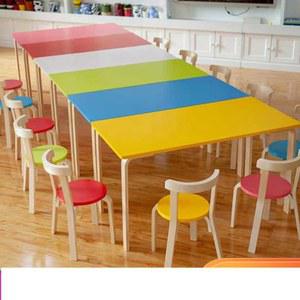 음악 학원 책상 샹들리에 흰색 인테리어 오선지 미술학원