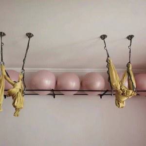 벽걸이 요가볼 수납 선반 헬스장 전용 볼 헬스 중력볼