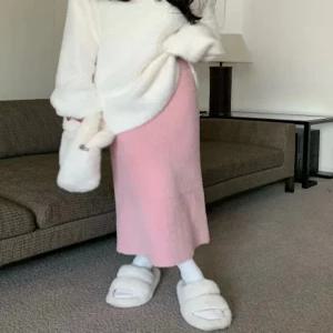 [센트럴몰]퍼 니트 롱 스커트 여성 바디라인