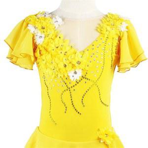 피겨복 스케이트복 이미지색 하얀색 리듬체조복 빨간색