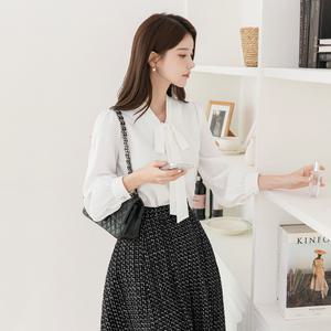 [시크라인] (~XL까지) 라젤 리본 넥 셔링 퍼프 소매 블라우스 봄,가을 긴팔 신축성 하객룩 오피스룩 격식룩 데이트룩