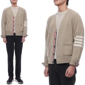 [톰브라운]25FW 남성 사선 스트라이프 울 가디건 (MKC613A Y1026 250 25F)
